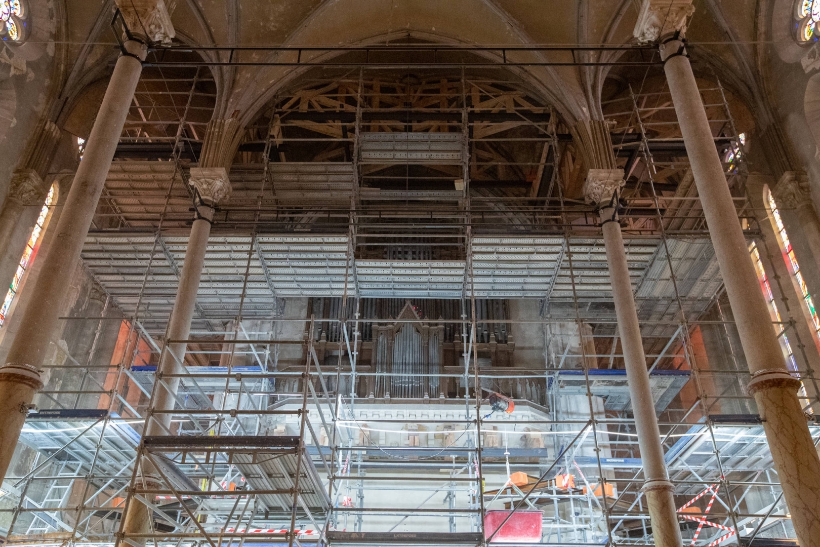 Travaux à l'intérieur de Sainte Anne