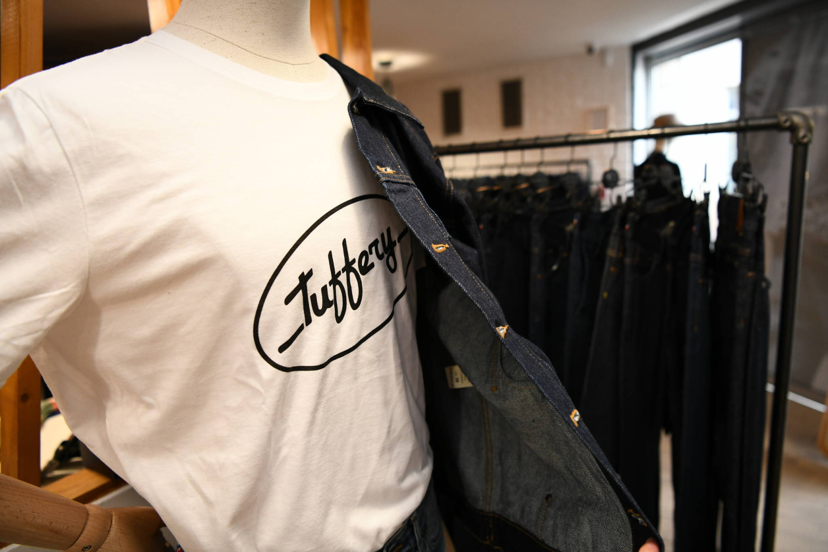 Vue intérieure du concept store Tuffery sur la Comédie