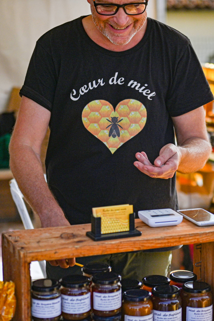 Apiculteur et pots