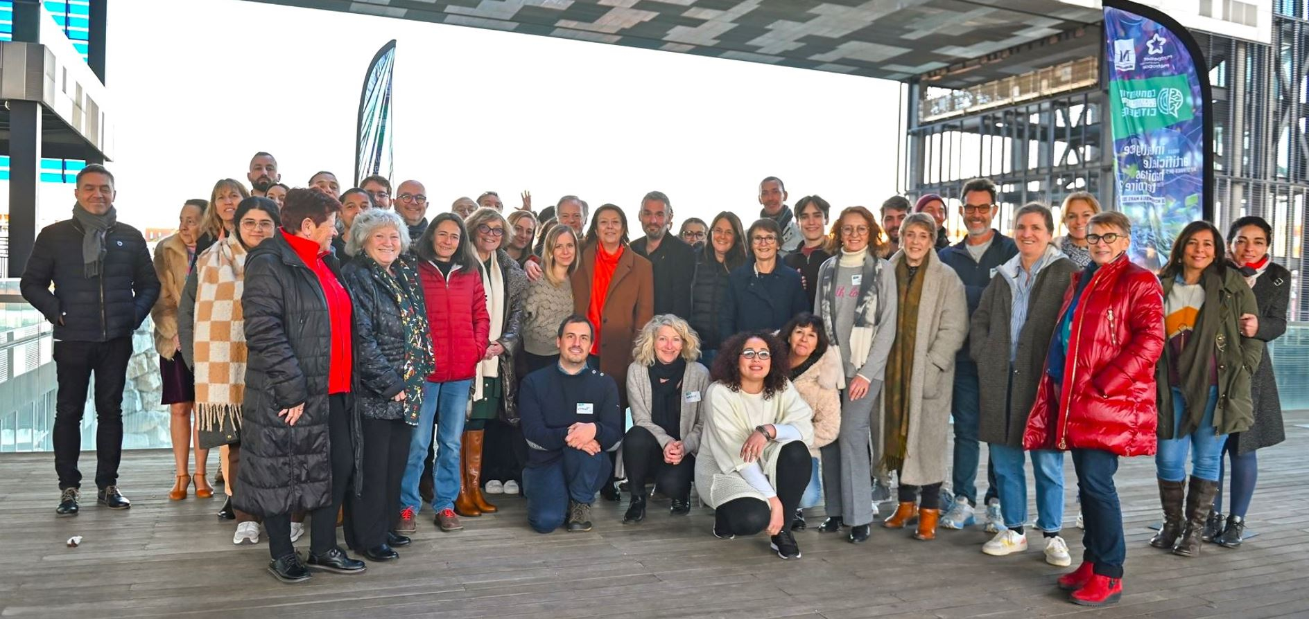 Les membres de la Convention citoyenne à l'hôtel de Ville