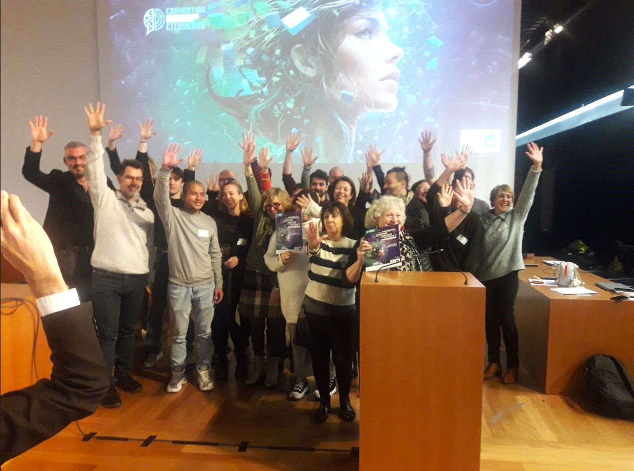 1er février 2024 - Les membres du Conseil citoyen réunis pour la dernière réunion en salle du conseil de l'Hôtel de Ville