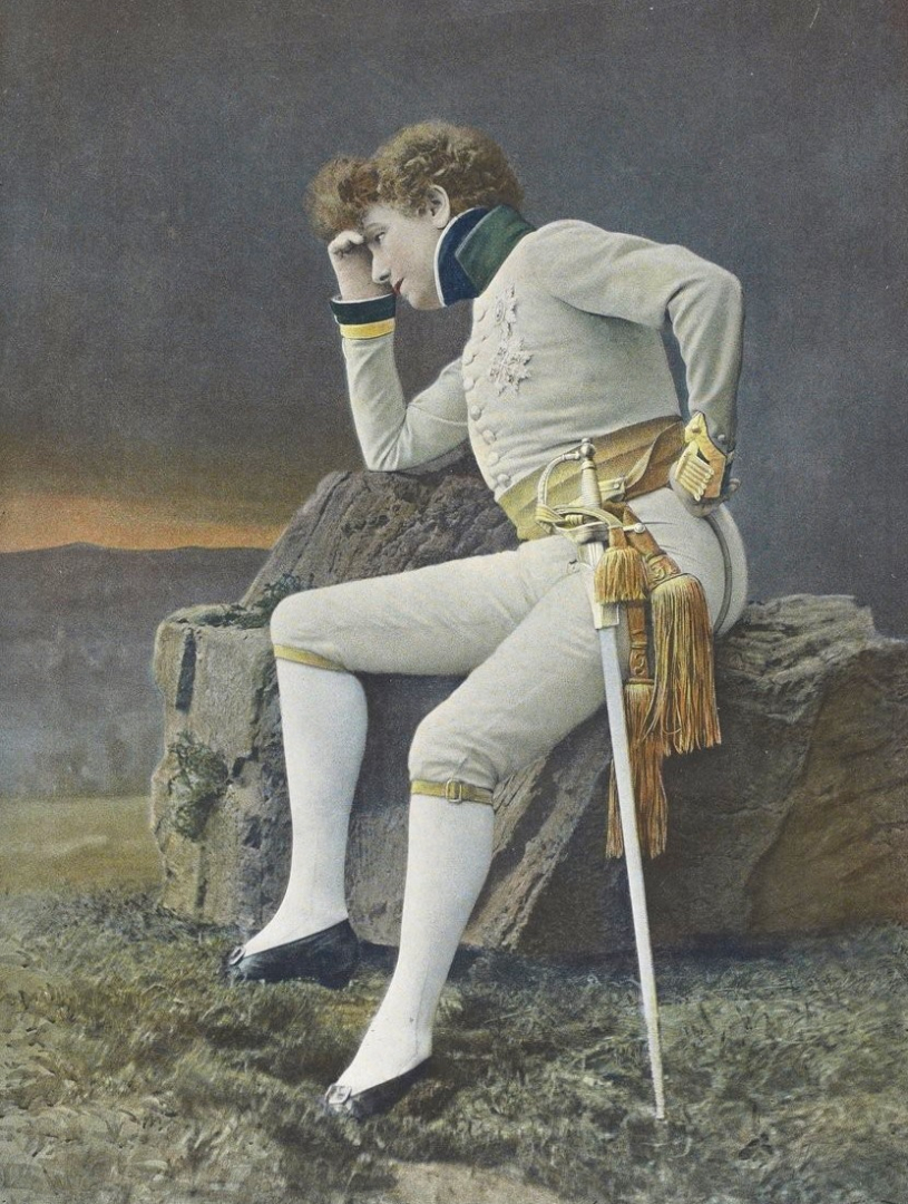 Sarah Bernhardt dans une pose de la pièce d'Edmond Rostand, L'Aiglon