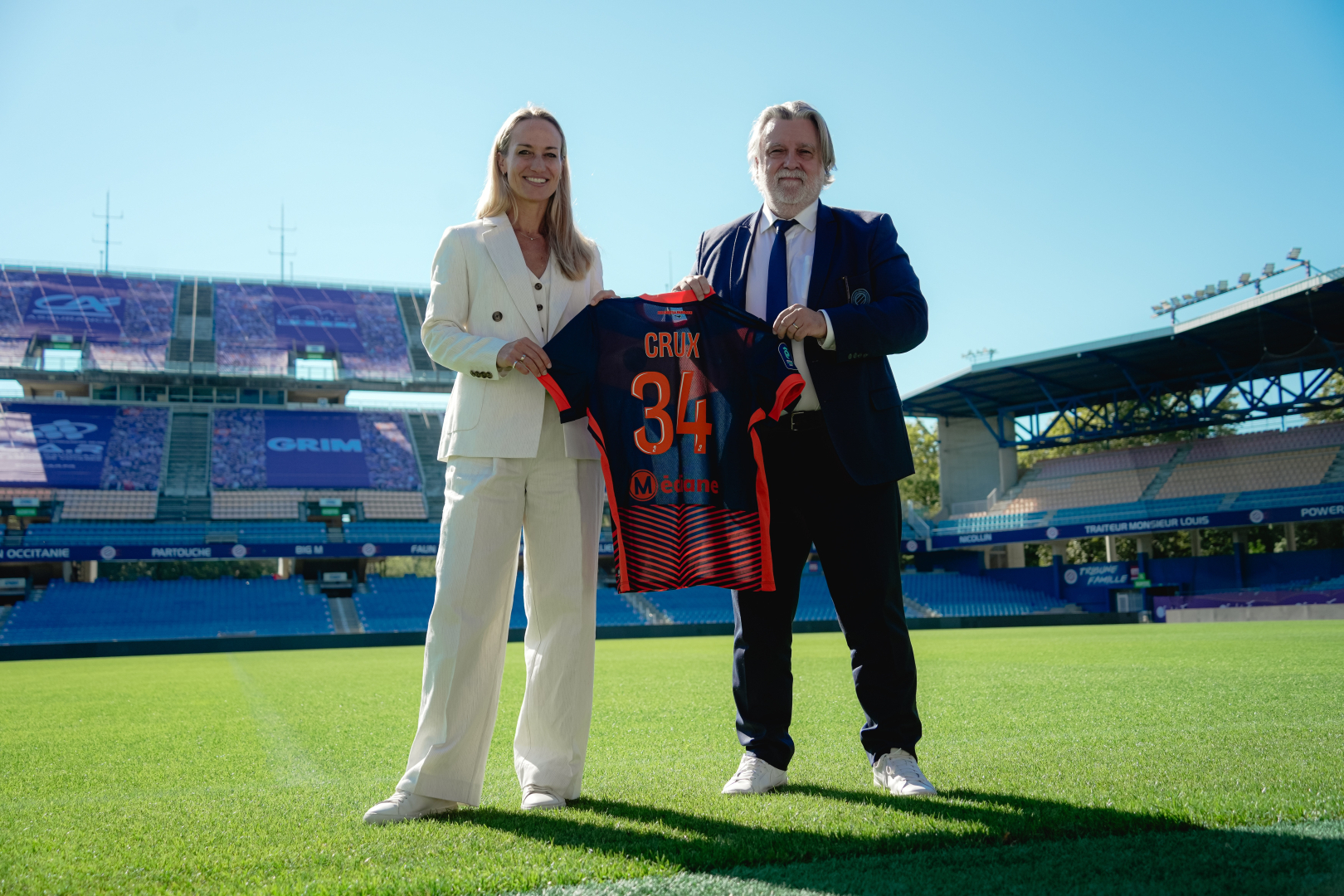 L'ancienne footballeuse néo-zélandaise Bex Smith, présidente de Crux Football et Laurent Nicollin, président du MHSC