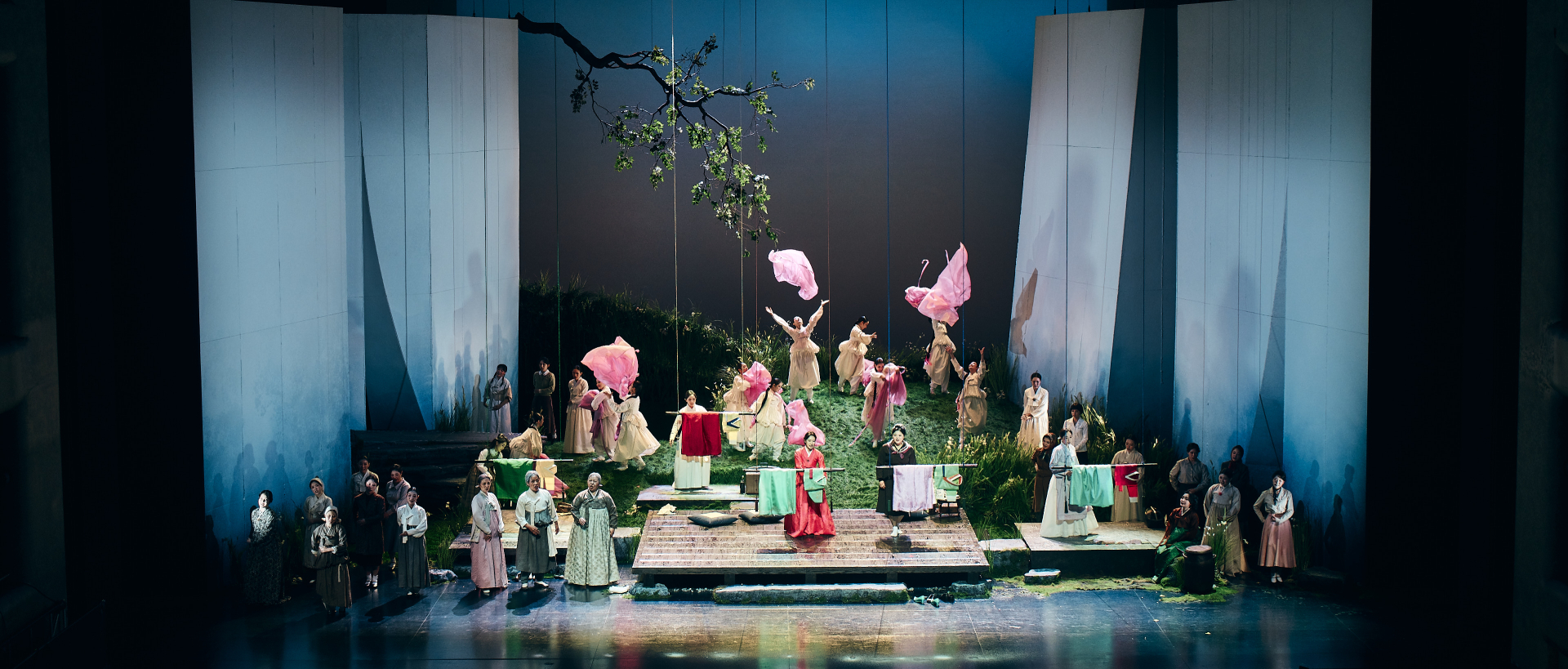 La Corée à l'honneur avec "L'opéra des fleurs, Hwajeonga" constitue un événement artistique exceptionnel, fruit d'une coproduction avec le Korea National Opera. Les 20, 21 et 22 novembre.