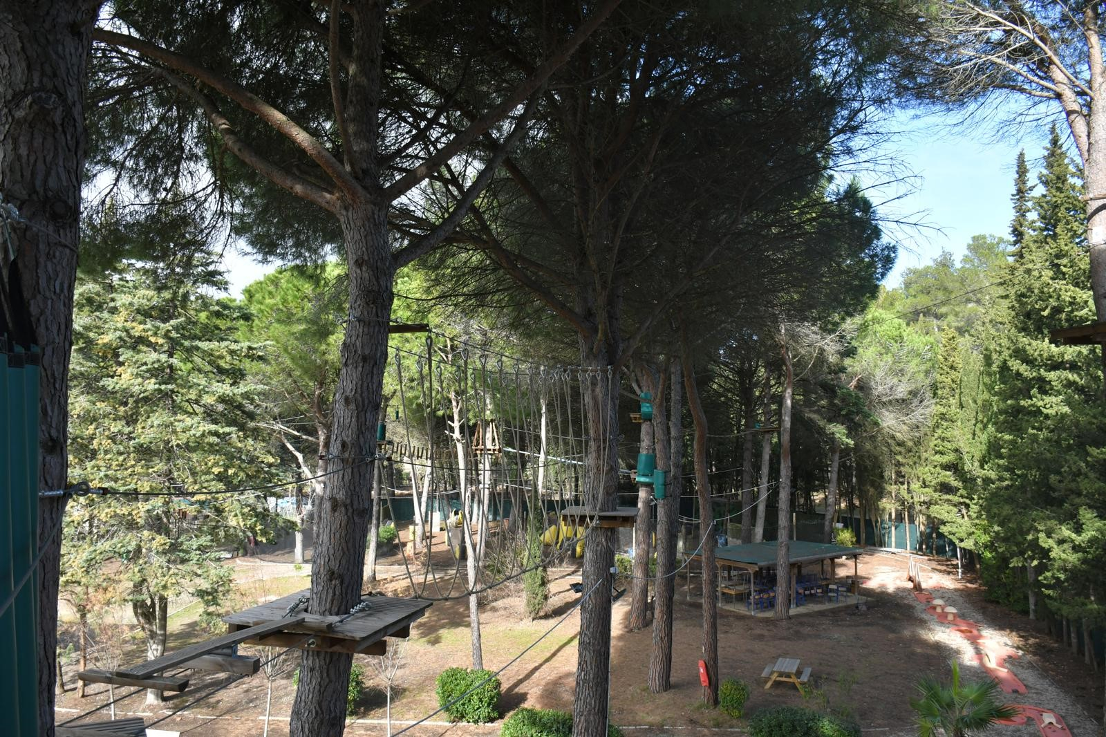 Le secteur accrobranche à la base de loisirs Poséidon, à la Grande Motte