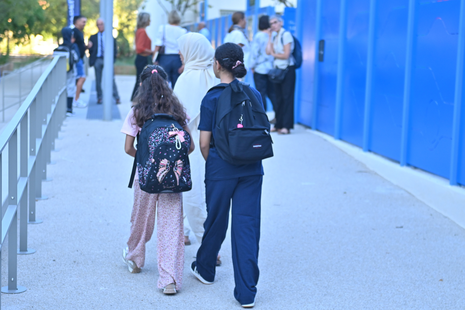rentrée scolaire pour les élèves de l'école Louisville
