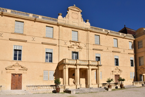 Le château de Castries