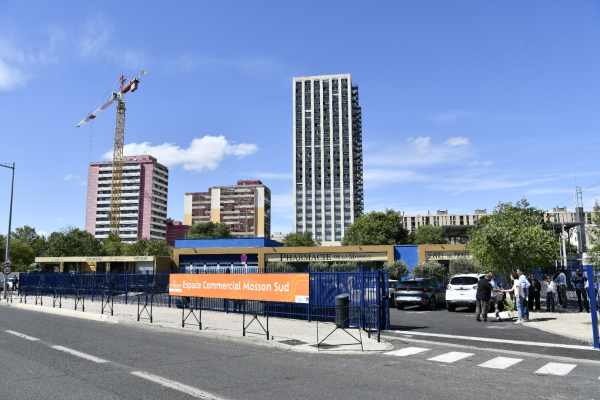 Le nouvel espace commercial Mosson Sud remplace le terrain vague à l'entrée du quartier
