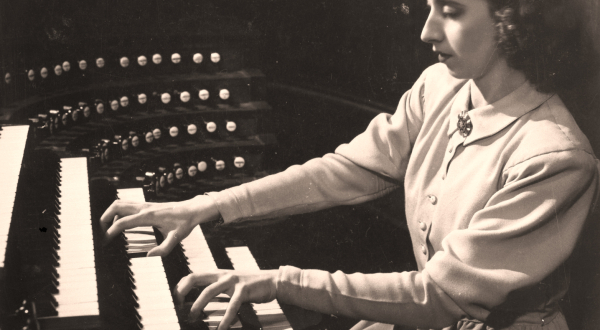 Jeanne Demessieux à l'orgue
